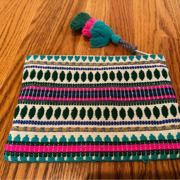 Clutch - Picture 3 of 4